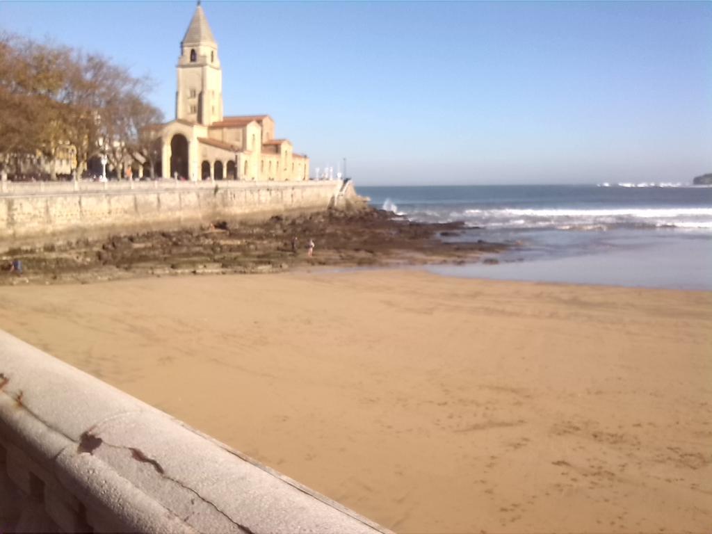 Hospedaje Covadonga Gijón Eksteriør billede